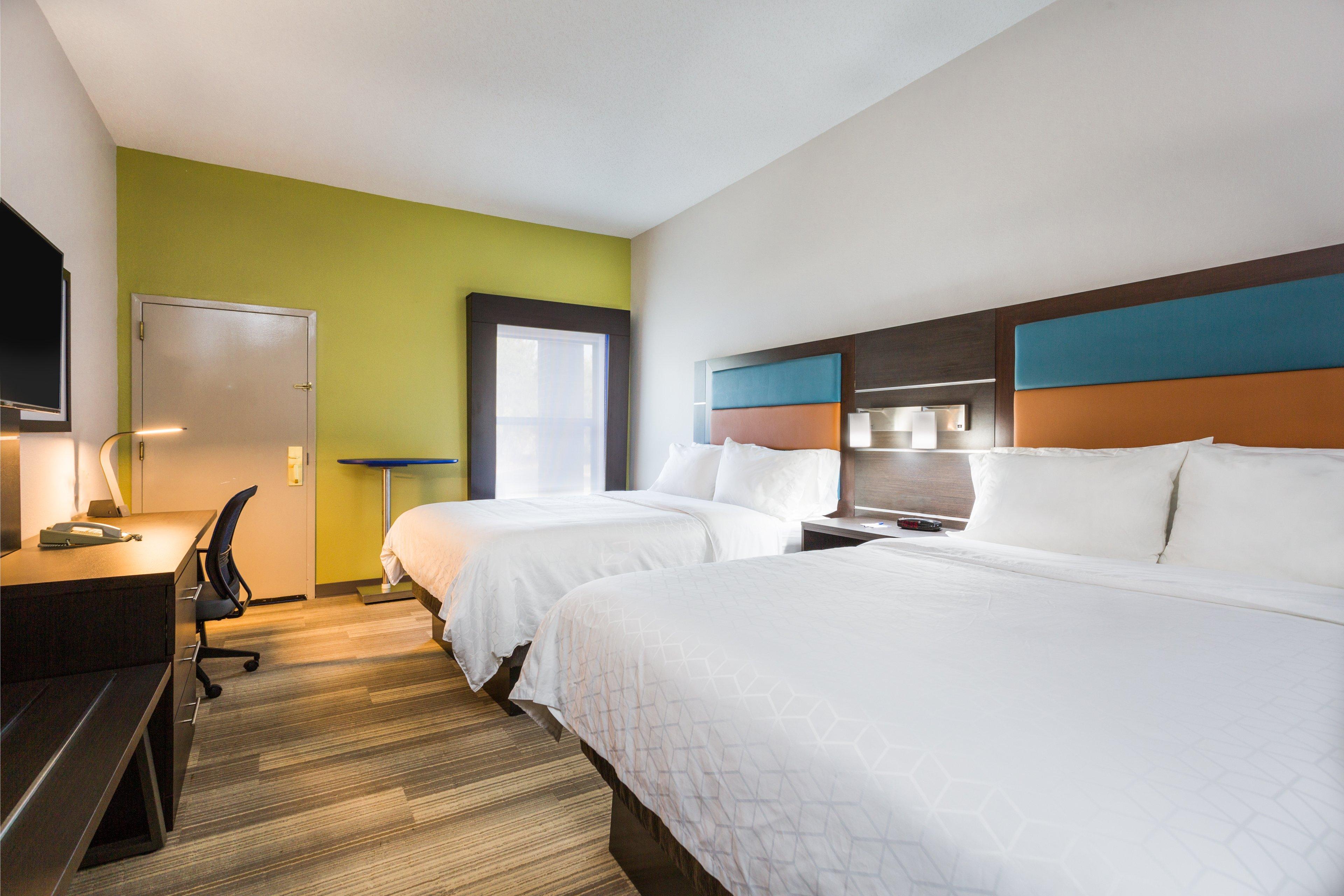 Holiday Inn Express - Plymouth By Ihg Exterior photo