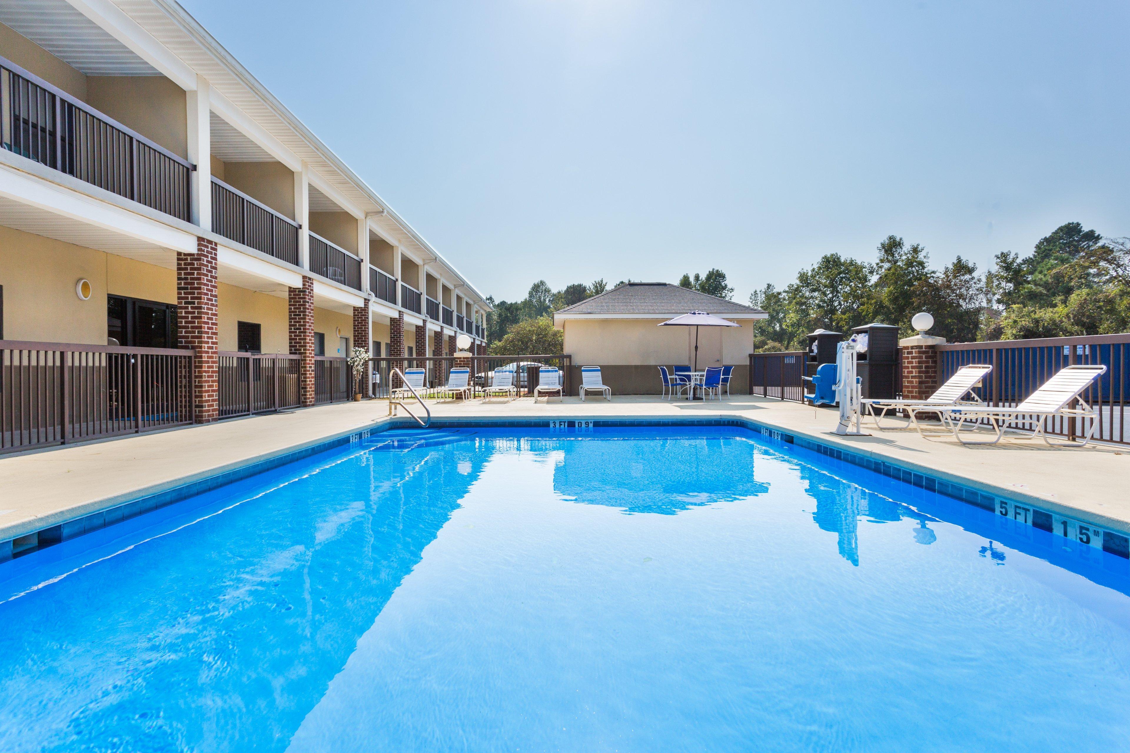Holiday Inn Express - Plymouth By Ihg Exterior photo