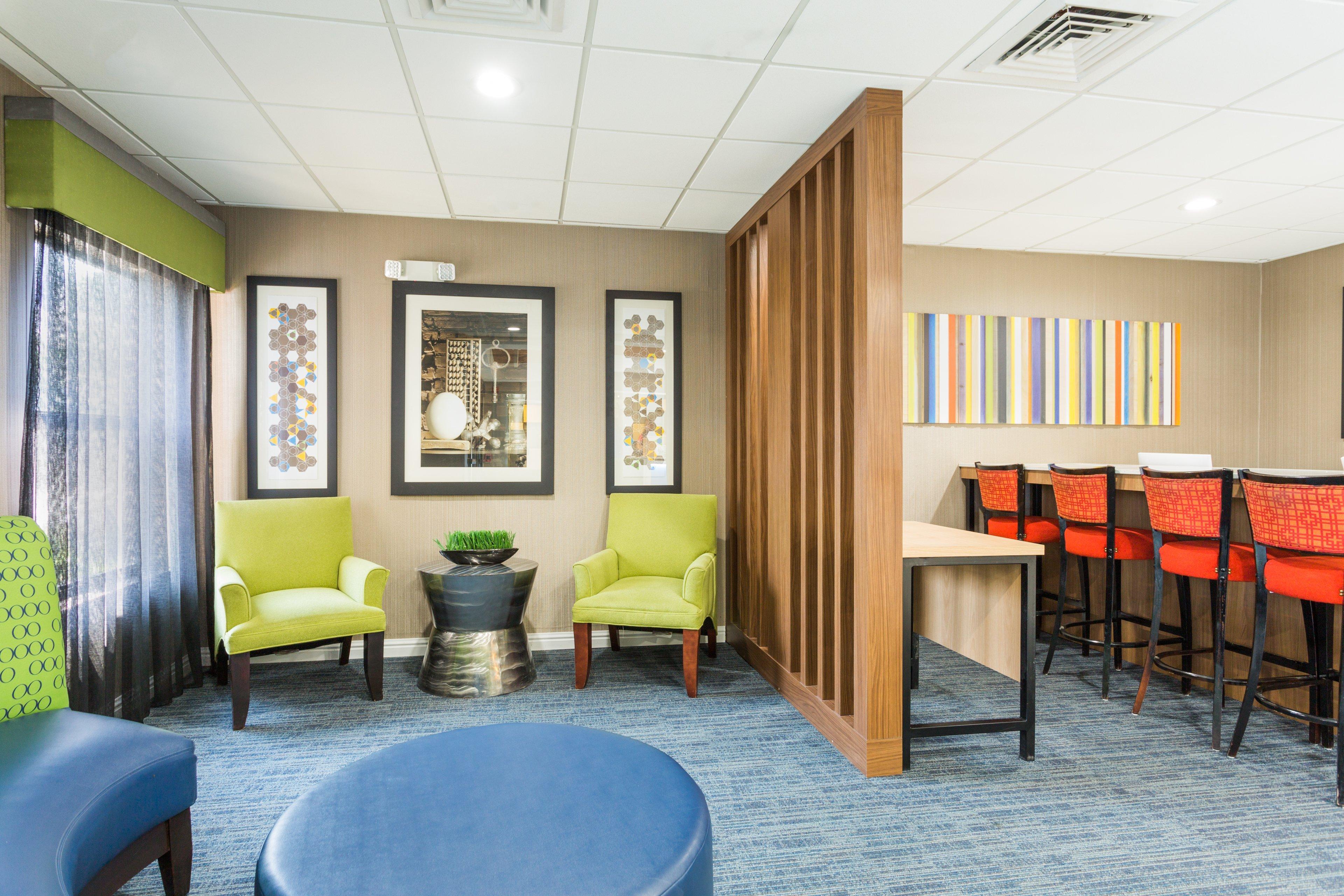 Holiday Inn Express - Plymouth By Ihg Exterior photo