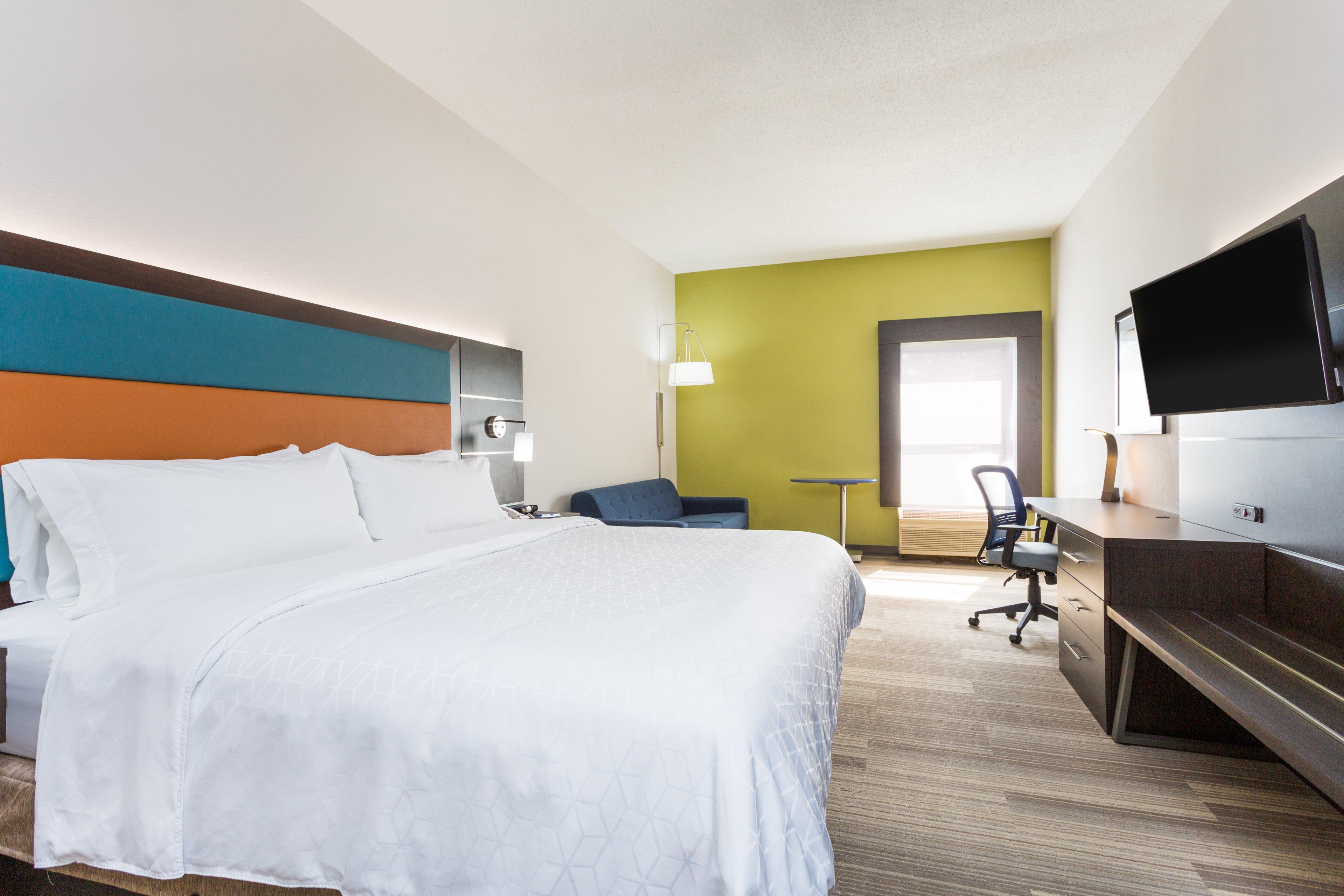 Holiday Inn Express - Plymouth By Ihg Exterior photo