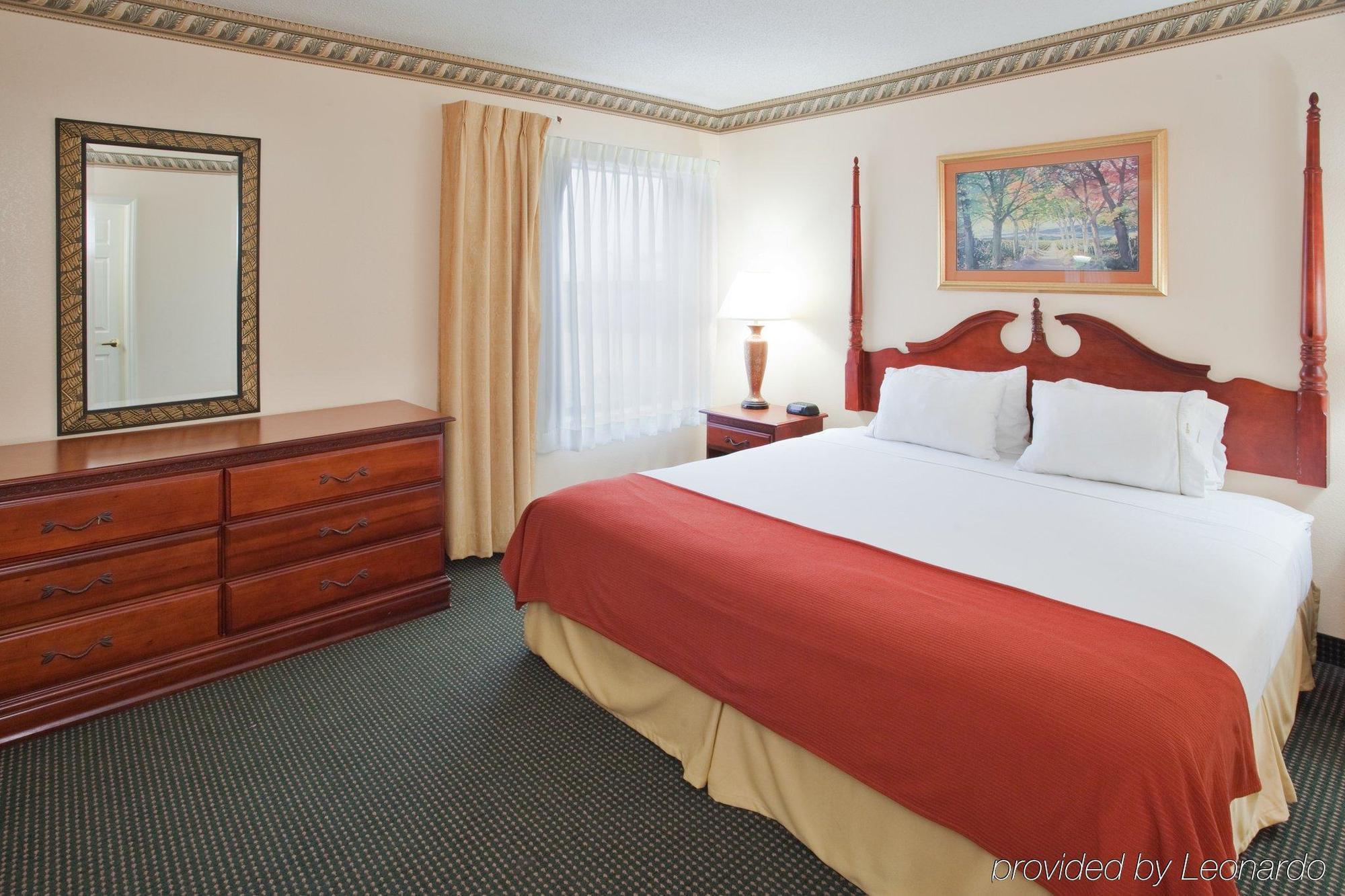 Holiday Inn Express - Plymouth By Ihg Room photo