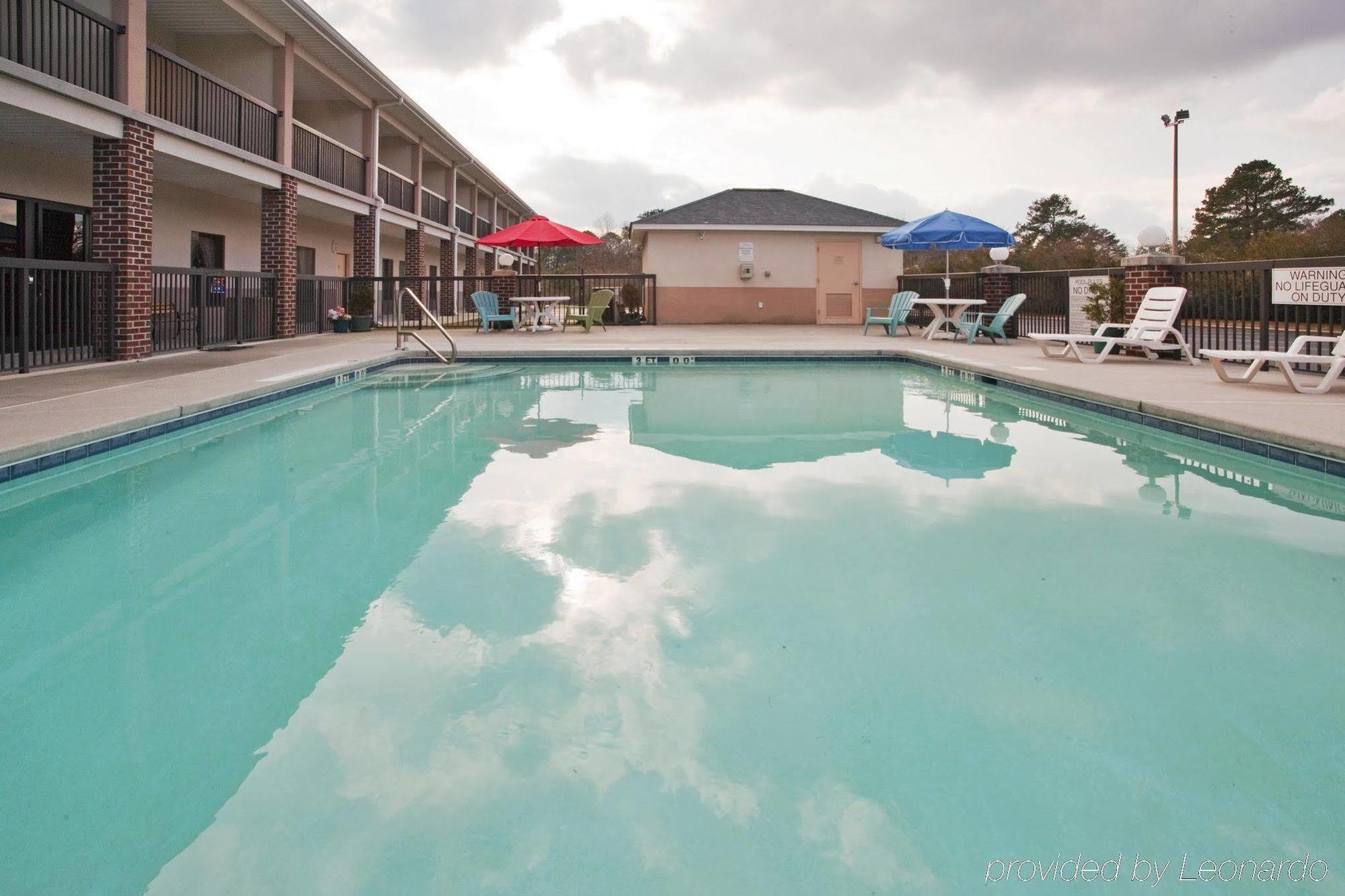 Holiday Inn Express - Plymouth By Ihg Exterior photo