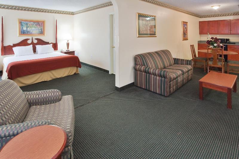 Holiday Inn Express - Plymouth By Ihg Exterior photo